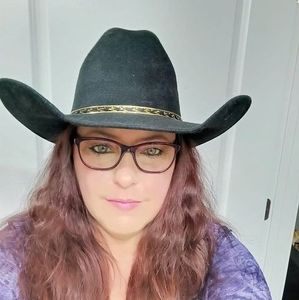 Meet your Posher, Kriscinda